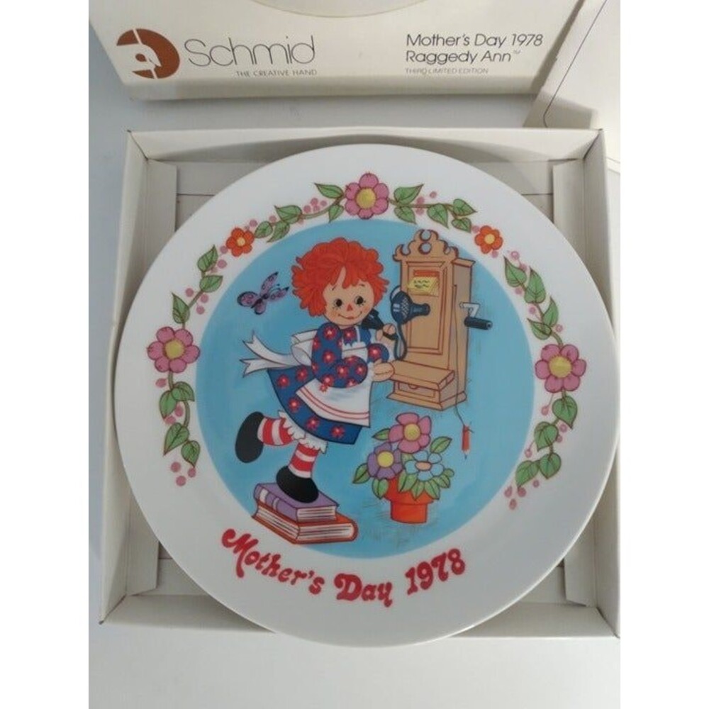 1978 Schmid Mother's Day Raggedy Ann Plate 3rd Edition w/Brochure